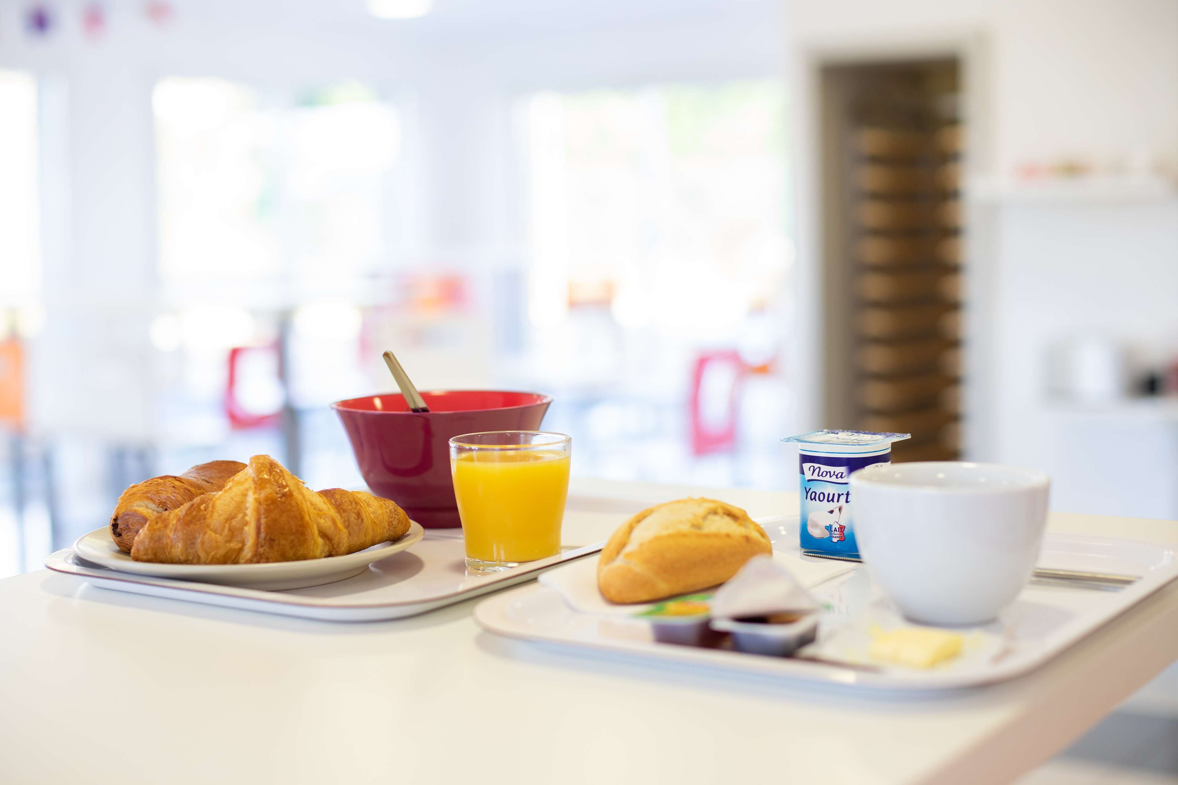 daily continental breakfast (eur 6.00 per person)