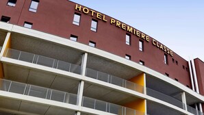 A hotel building with a sign reading "HOTEL PREMIERE CLASSE". - Hôtel Première Classe Thionville (Thionville)