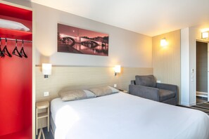 Double Room (Comfort) | Room amenity - B&B HOTEL Lyon Aéroport St Quentin Fallavier (Saint-Quentin-Fallavier)