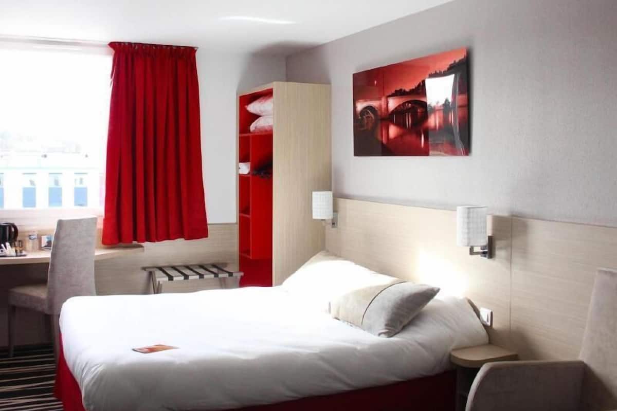 Premium bedding, desk, blackout curtains, soundproofing