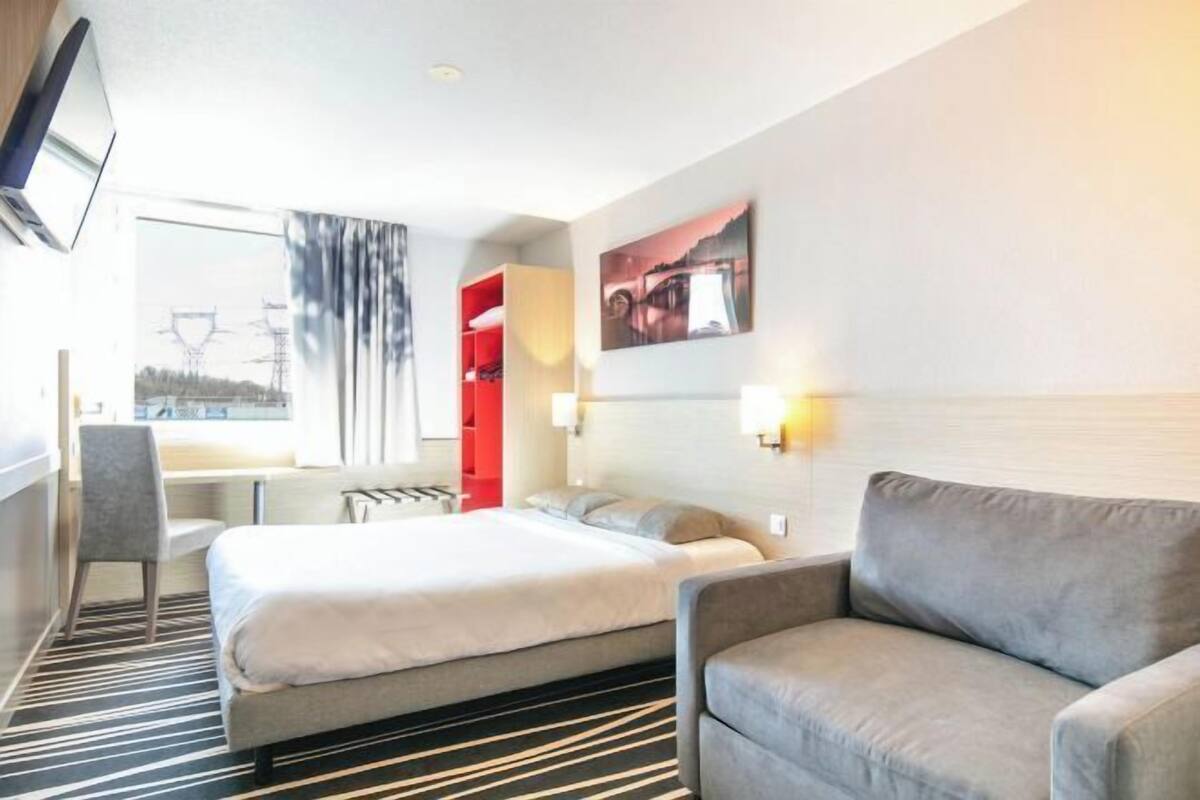 Ropa de cama de alta calidad, escritorio, cortinas opacas