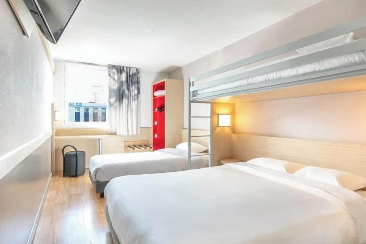 Ropa de cama de alta calidad, escritorio, cortinas opacas