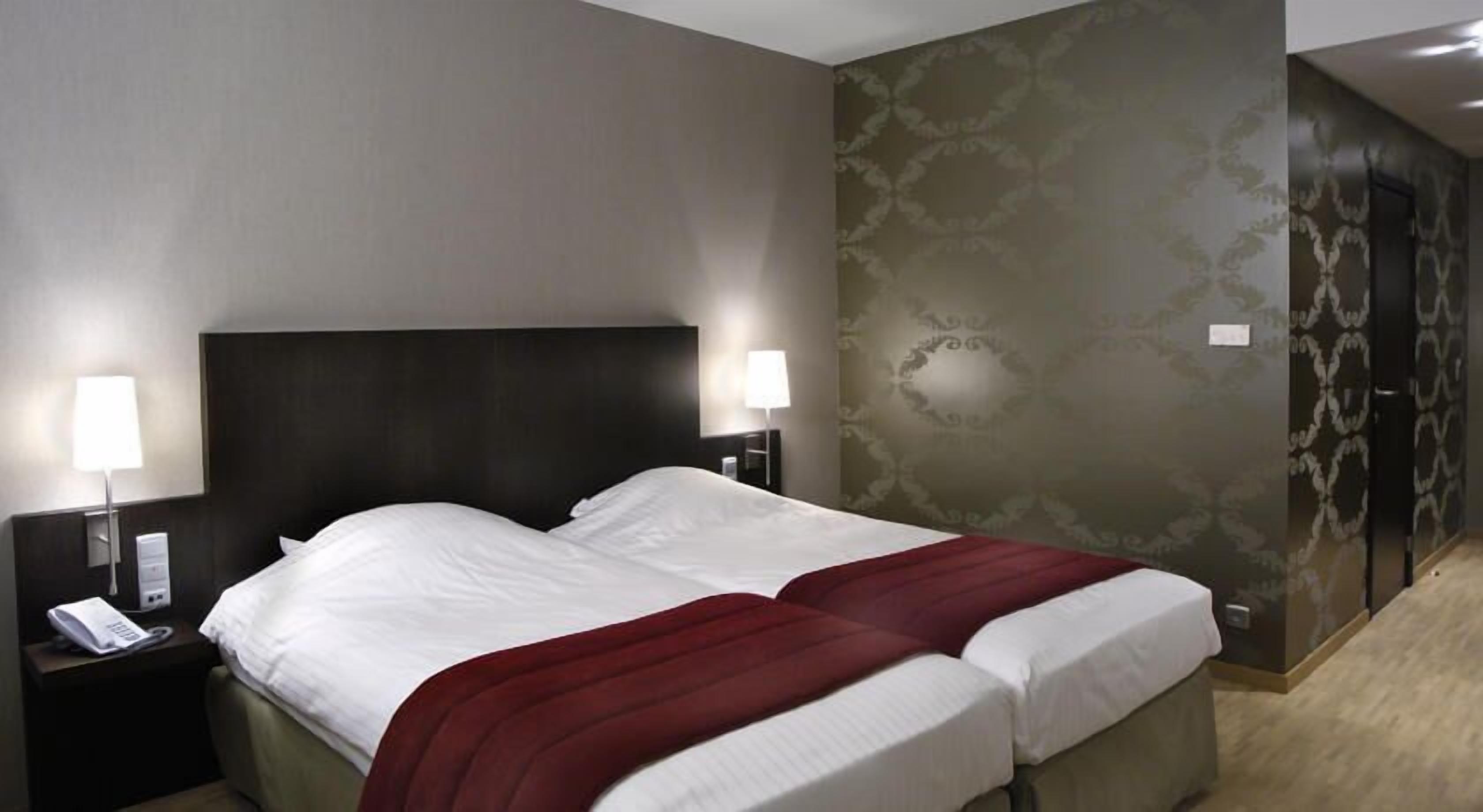 in-room safe, desk, iron/ironing board, cots/infant beds