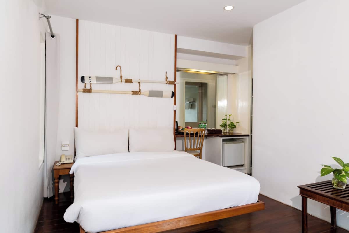 Minibar, in-room safe, desk, iron/ironing board (on request)