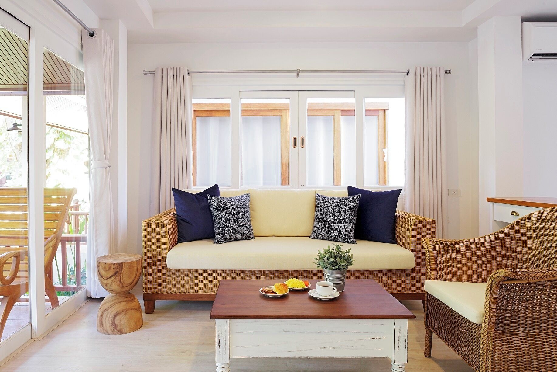 deluxe studio, terrace | living area | 32-inch tv with cable channels