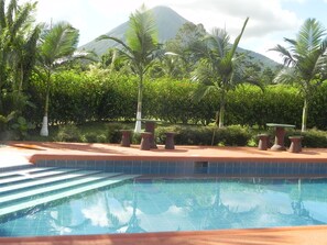 2 piscinas externas