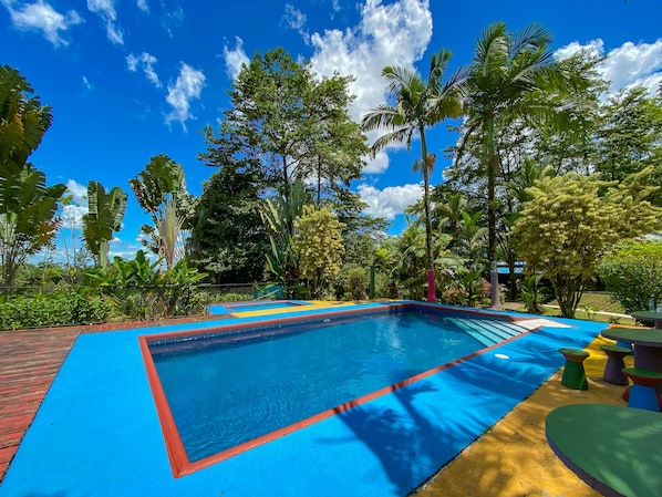 2 outdoor pools