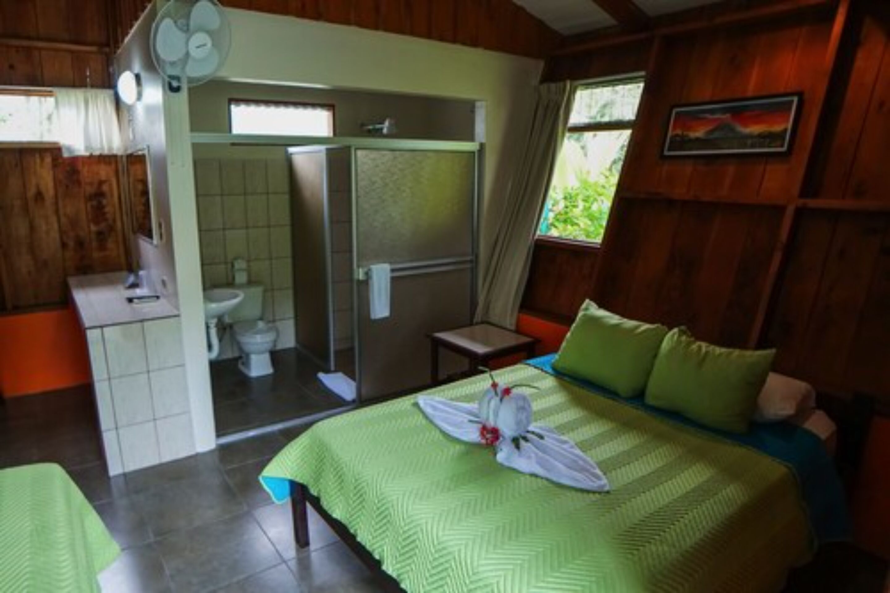 standard double room | bathroom | shower, rainfall showerhead, free toiletries, hair dryer