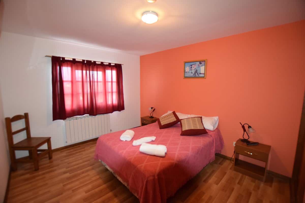 In-room safe, desk, laptop workspace, blackout drapes