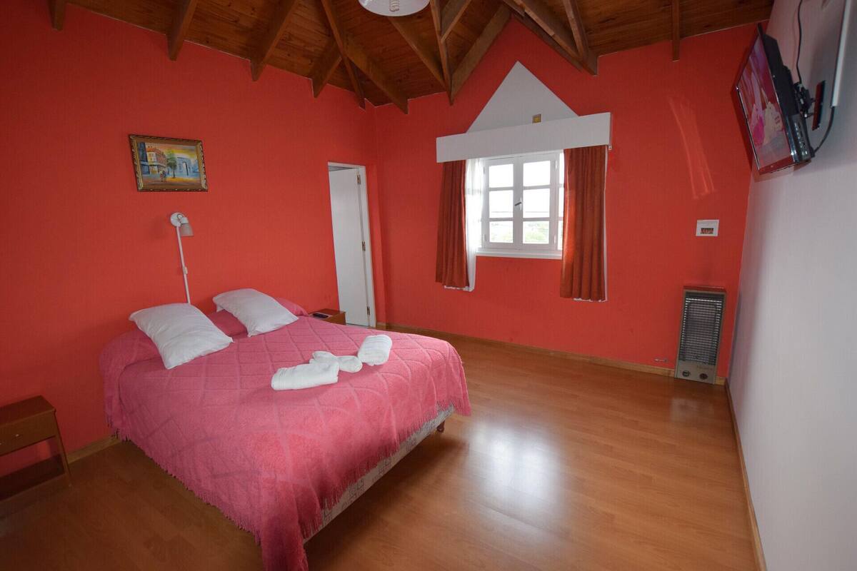 1 bedroom, in-room safe, individually decorated, individually furnished