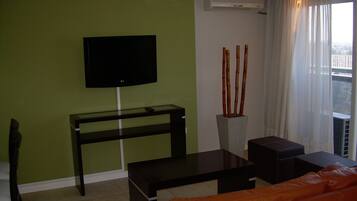 Televisión de plasma de 32 pulgadas con canales por cable y televisión