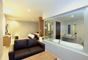 Suite (The Plaza) | Minibar, in-room safe, individually decorated, desk