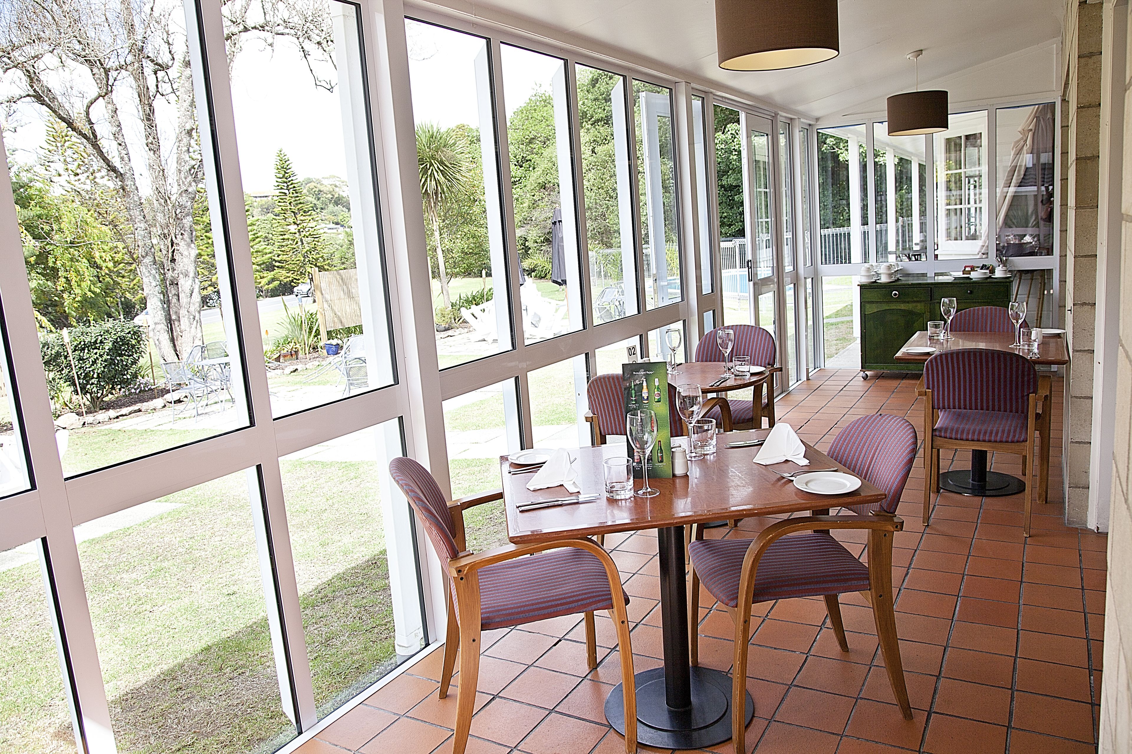 Serveert ontbijt en diner