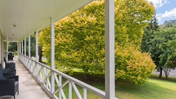 Executive Studio | Garden view