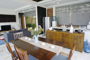 Villa, 2 Bedrooms, Private Pool | Private kitchen - Villa A Villa (Canggu)