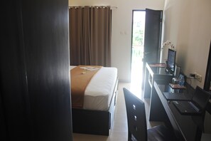 Deluxe Double Room | Select Comfort beds, desk, blackout drapes, free WiFi - Nakula Stay Kuta (Kuta)