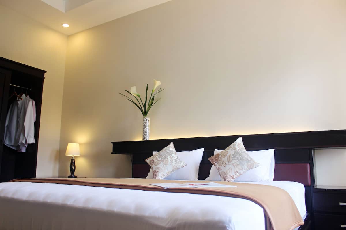 Deluxe Double Room | Select Comfort beds, desk, blackout curtains, free WiFi