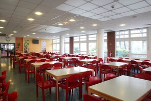 Free daily buffet breakfast - Jugendherberge Berlin-International - Hostel (Berlin)