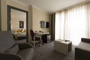 行政套房 | 起居区 | 液晶电视