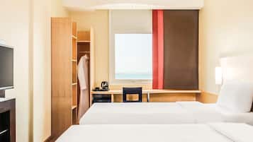 Premium bedding, in-room safe, desk, laptop workspace