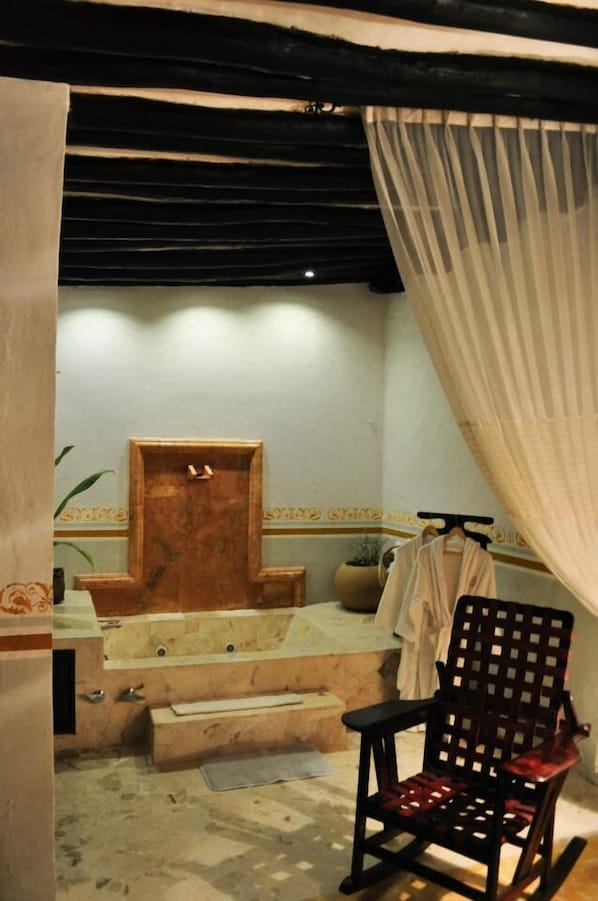 Suite Deluxe, 1 llit de matrimoni gran (Jacuzzi) | Banyera d'hidromassatge