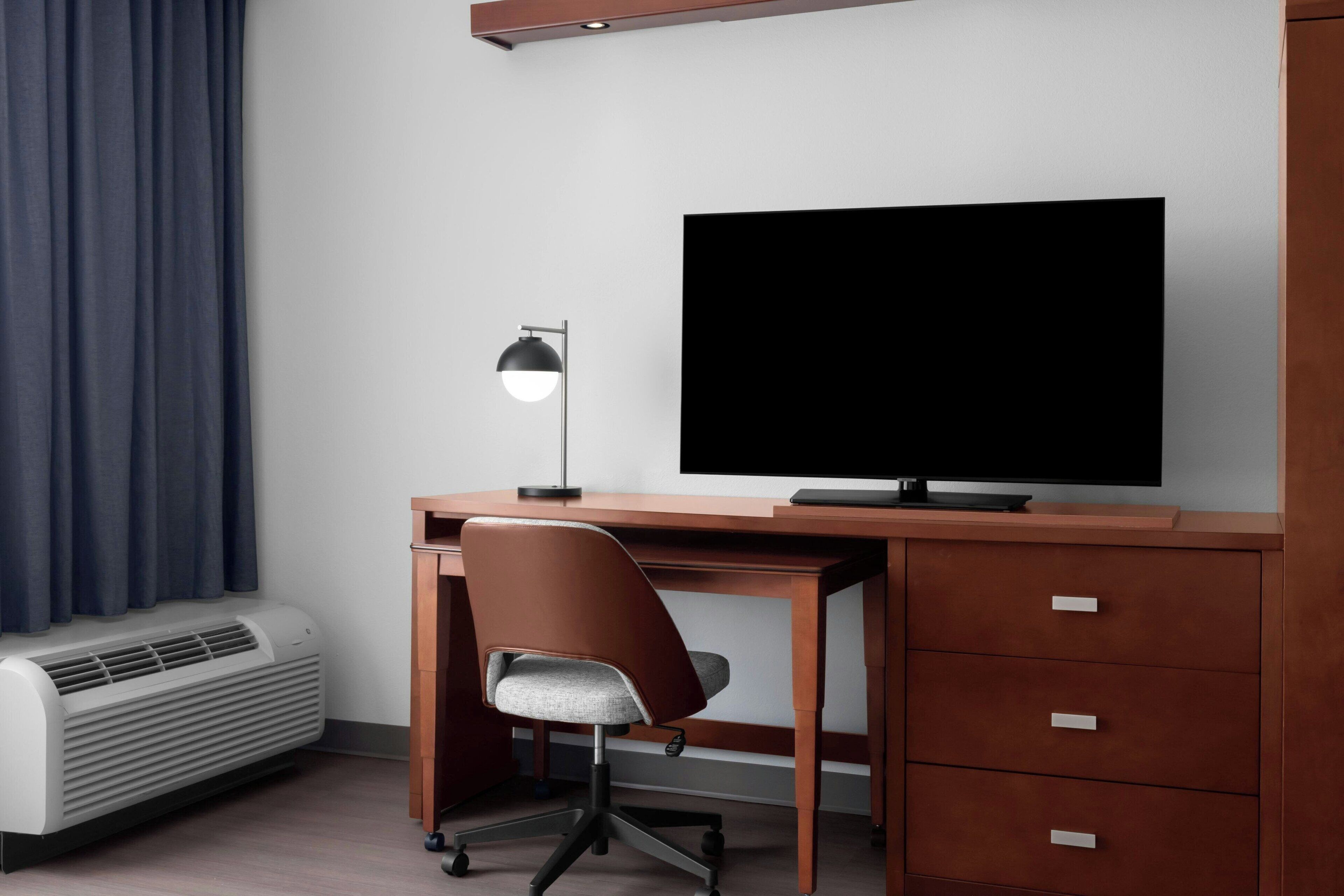 in-room safe, desk, laptop workspace, blackout curtains