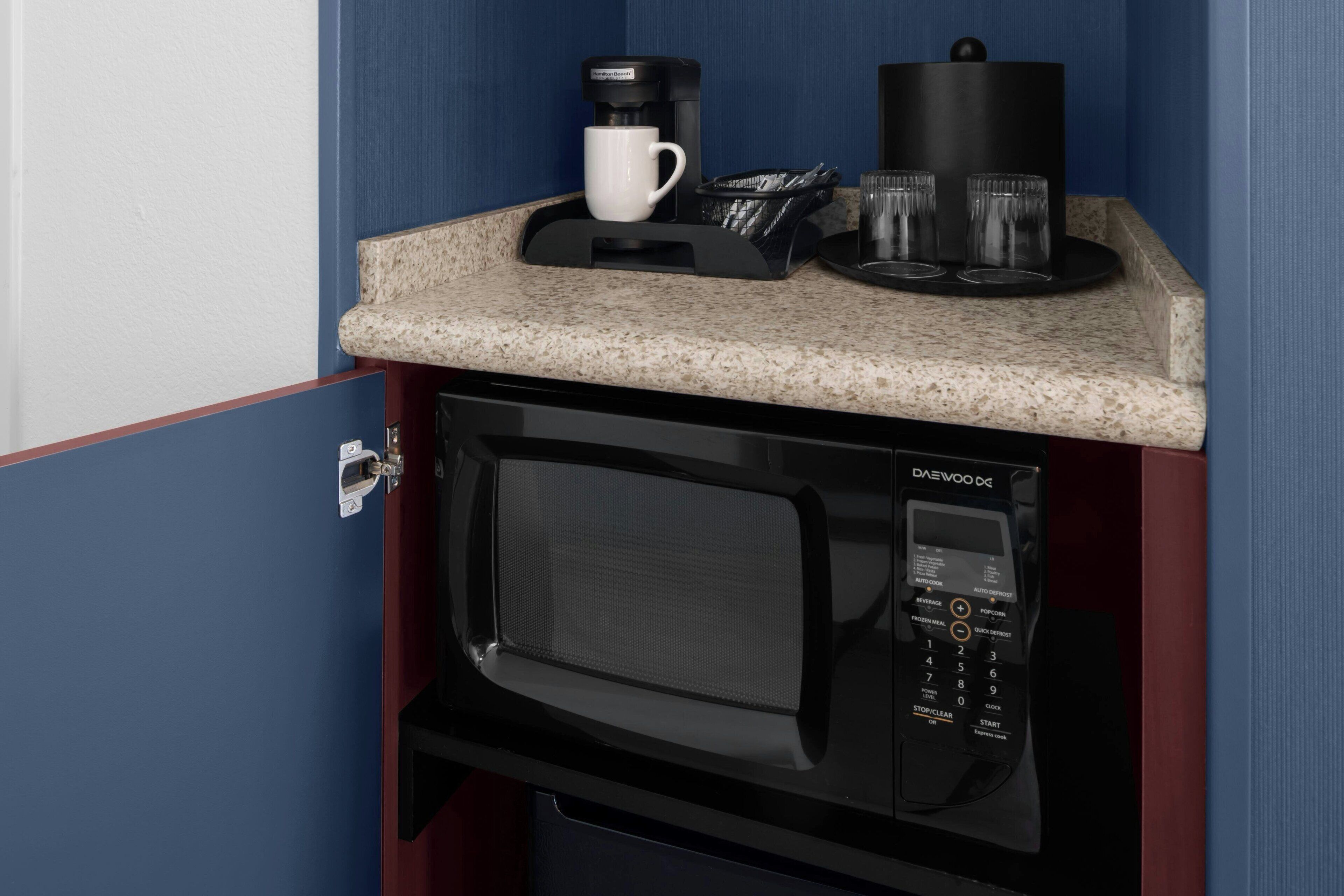 in-room safe, desk, laptop workspace, blackout curtains