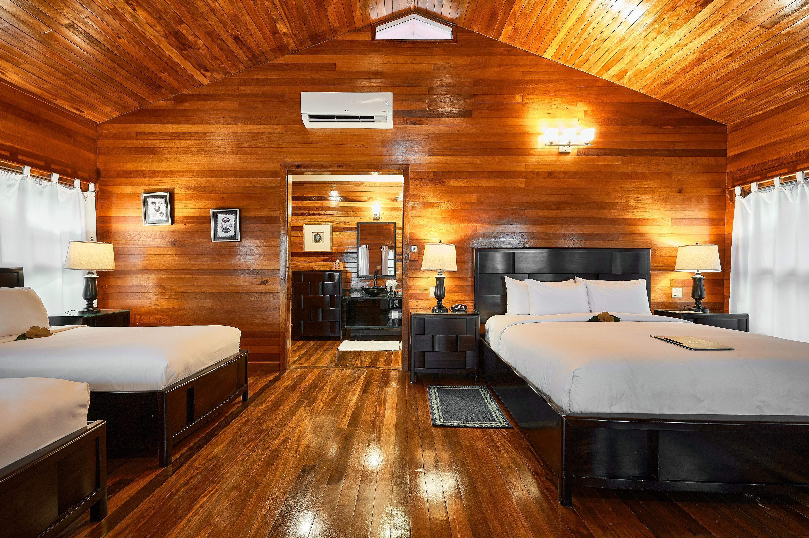 Minibaari, tallelokero huoneessa, ilmainen Wi-Fi, vuodevaatteet