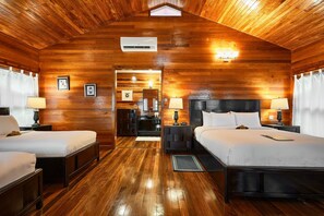 Minibar, Zimmersafe, kostenloses WLAN, Bettwäsche