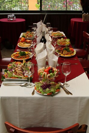 Frühstück, Mittagessen und Abendessen