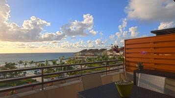 Deluxe Double Room, Beach View | Premium bedding, minibar, in-room safe, blackout drapes