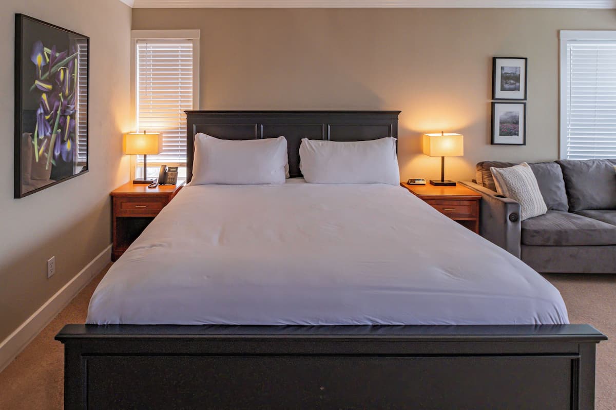 尊贵双人房 | 1 多间卧室、高档床上用品、加厚床垫、免费 WiFi