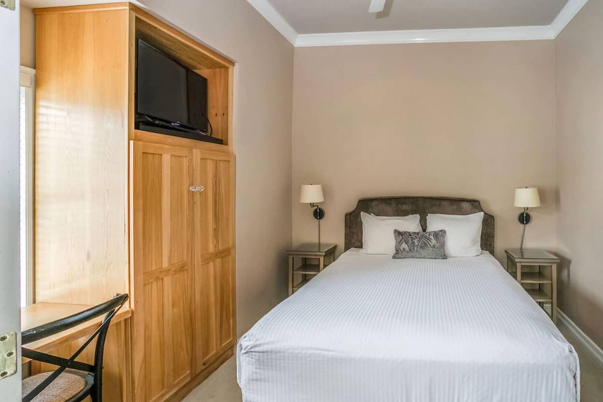 Premium bedding, pillowtop beds, free WiFi, bed sheets