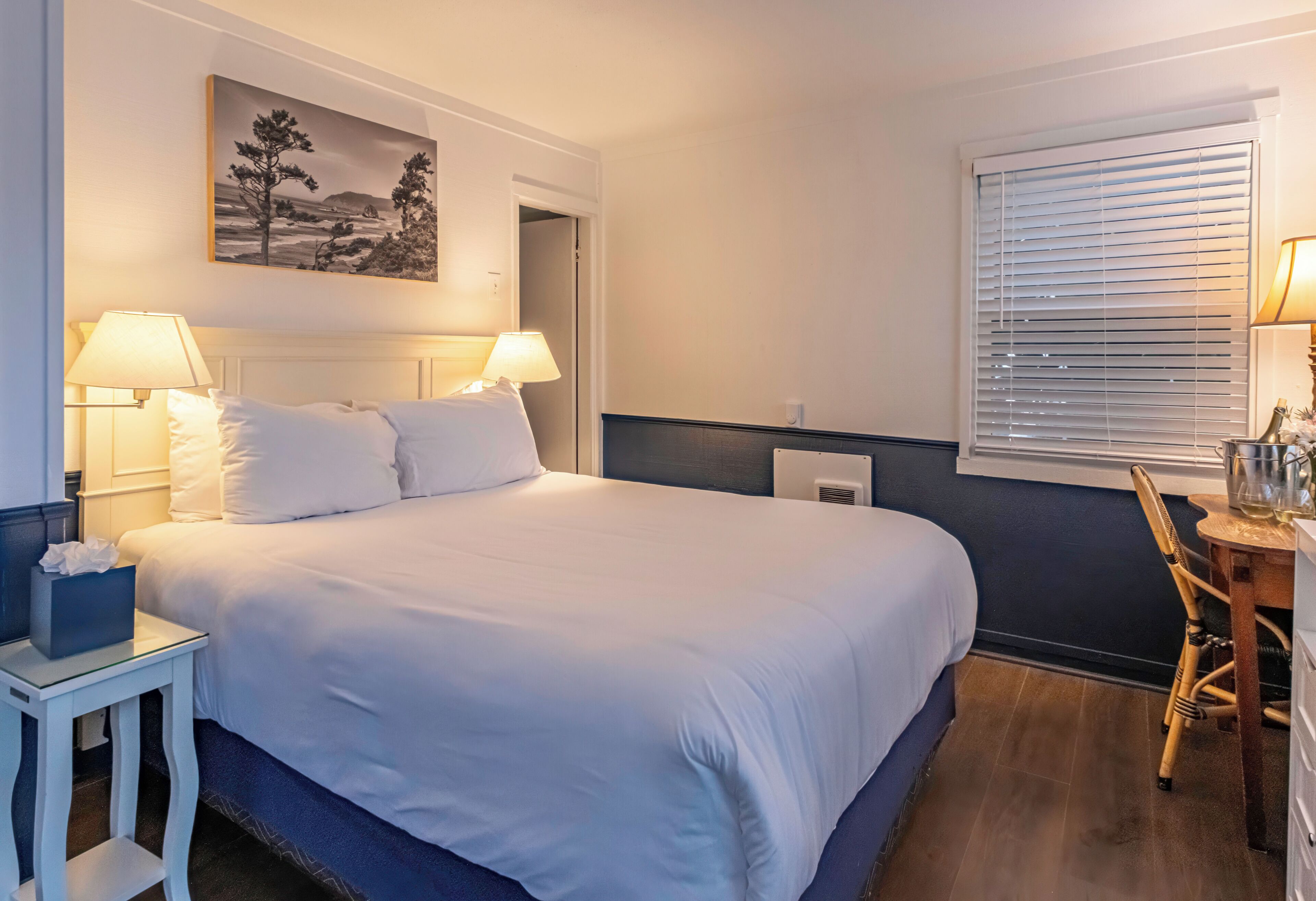 McBee Cottage - Cozy Queen (Pet and child friendly) | Premium bedding, pillowtop beds, free WiFi, bed sheets