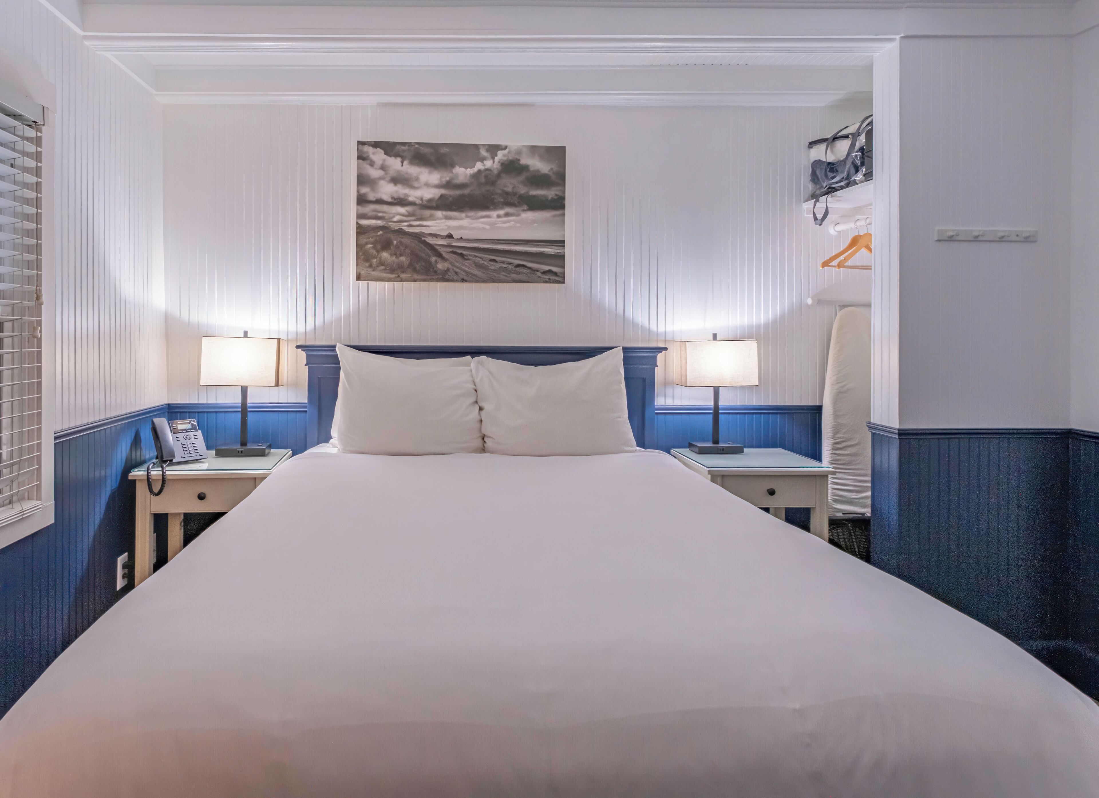 McBee Cottage - Standard Queen (Pet and child friendly) | Premium bedding, pillowtop beds, free WiFi, bed sheets