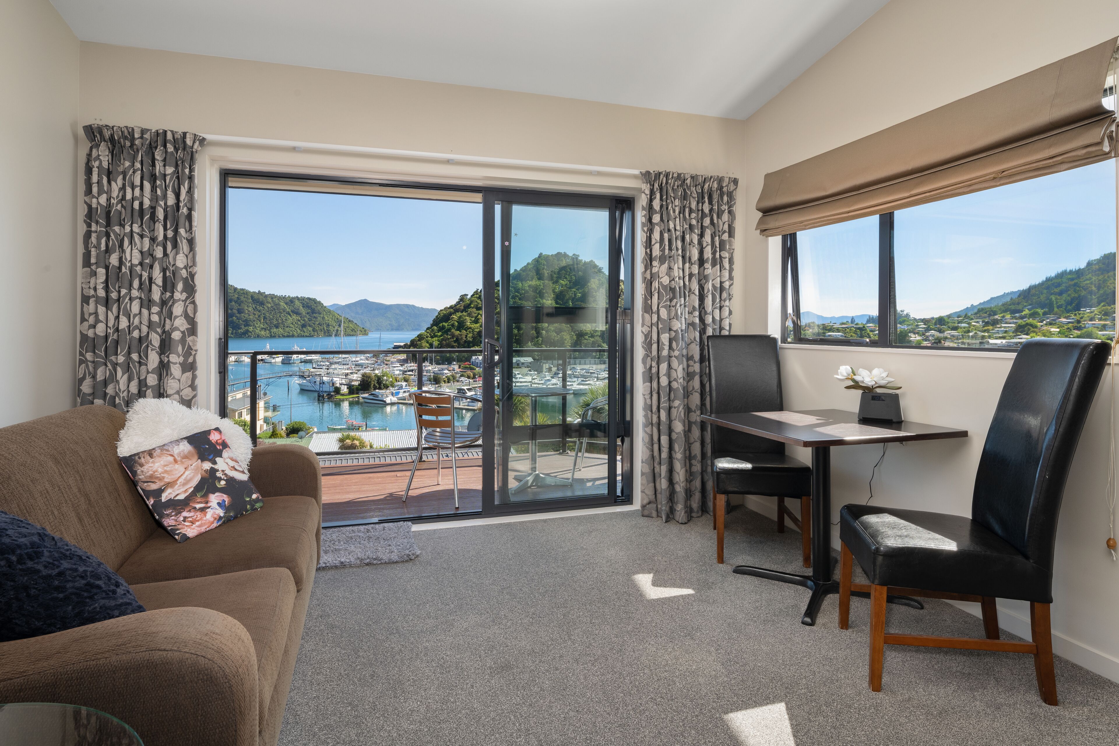 Panoramic Studio, Sea View