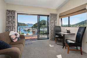 全景开间, 海景 | 客房内保险箱、办公桌、遮光窗帘、隔音