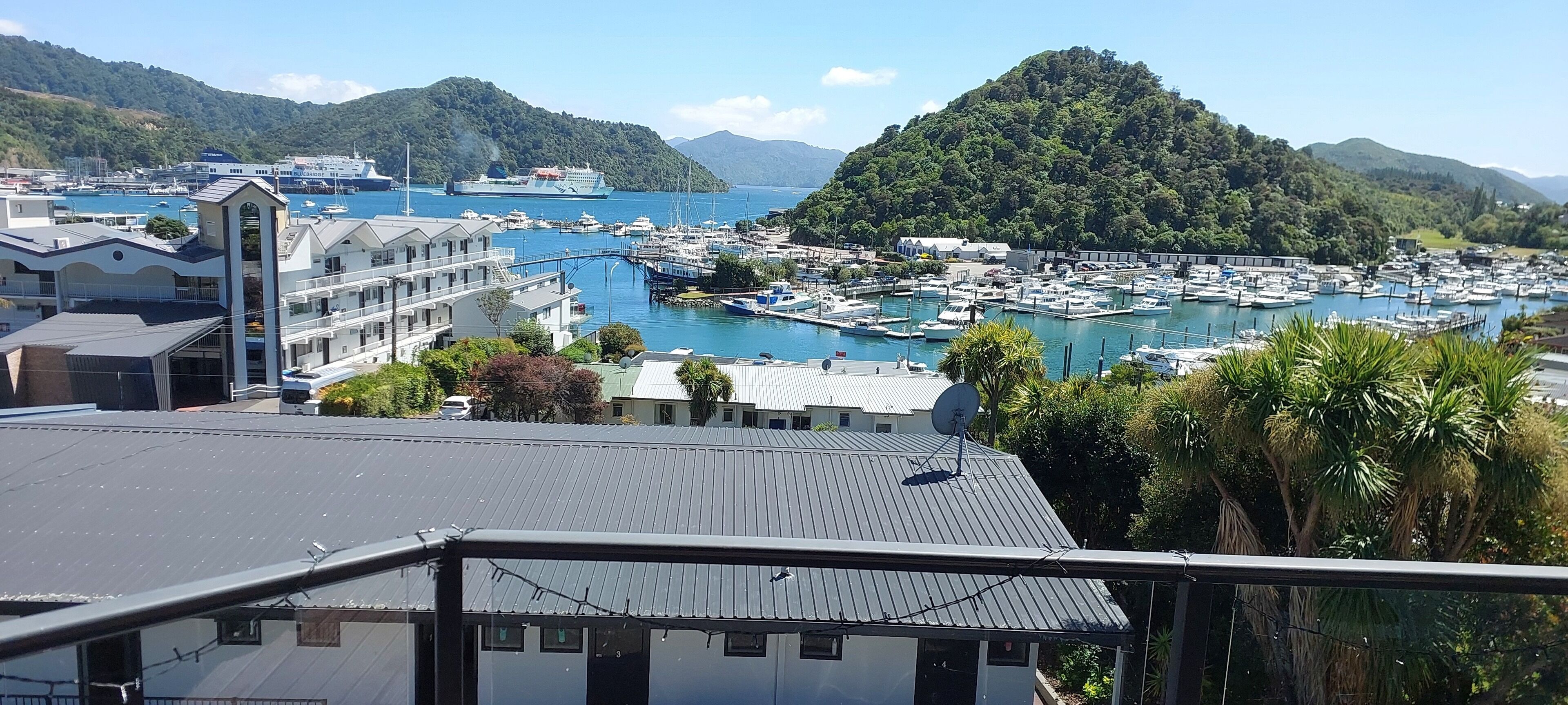 ดีลักซ์สตูดิโอ, วิวทะเล | ตู้นิรภัยในห้องพัก, โต๊ะทำงาน, ผ้าม่านกันแสง, ห้องเก็บเสียง