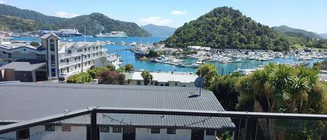 Coffres-forts dans les chambres, bureau, rideaux occultants