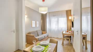 Apartment | Wohnbereich | Flachbildfernseher