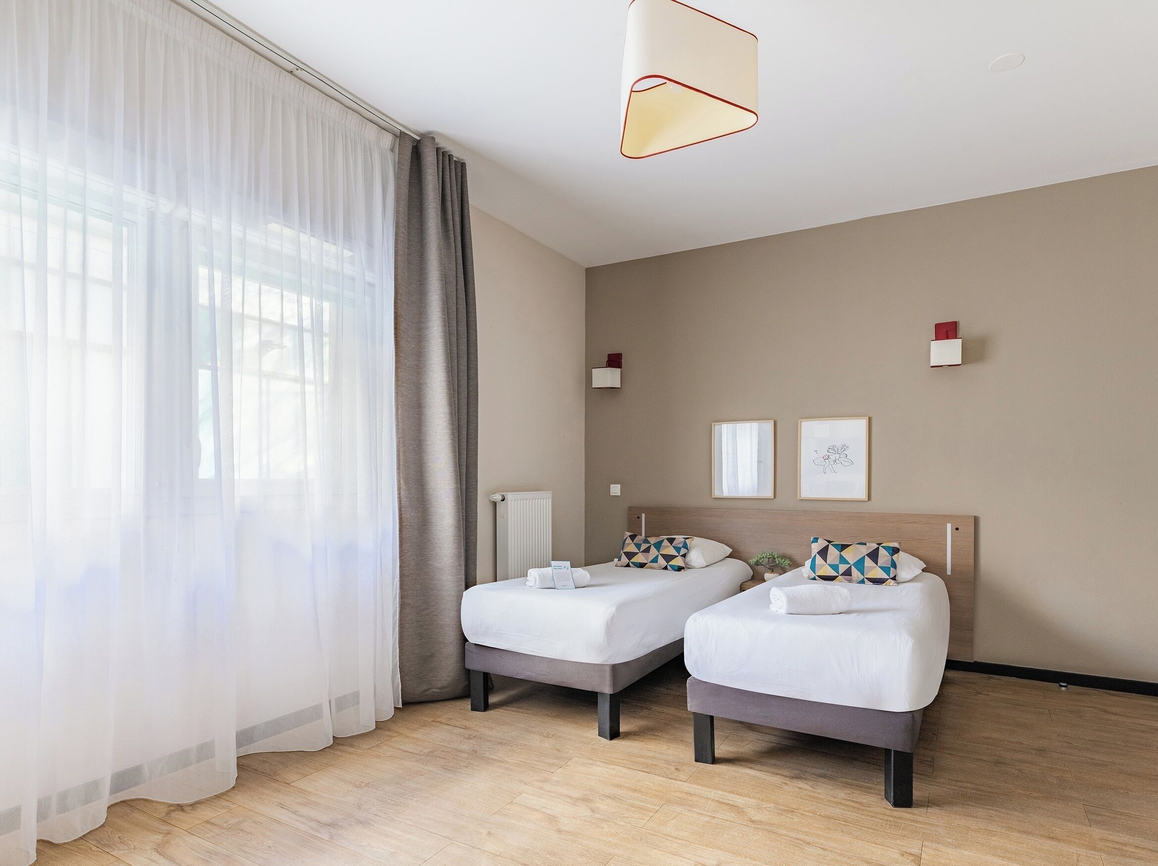 Studio (Twin) | Een bureau, geluiddichte muren, een strijkplank/strijkijzer, gratis wifi