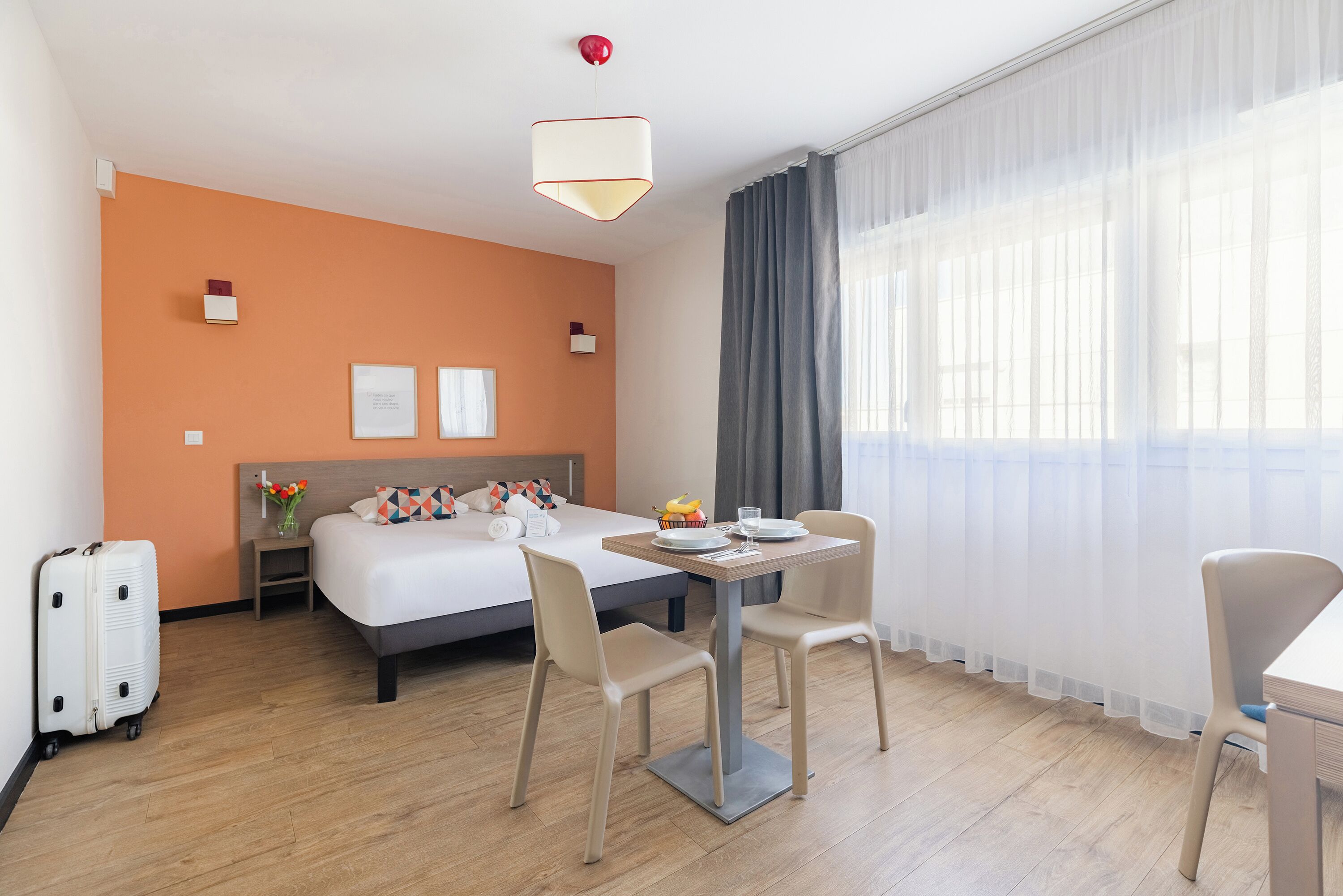 Superior-studiolejlighed - 1 dobbeltseng | Skrivebord, lydisolering, strygejern/strygebræt, gratis Wi-Fi