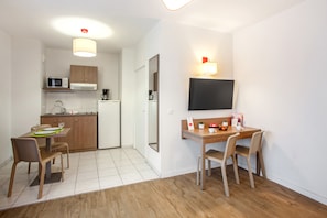 Superior Apartment, 1 Double Bed with Sofa bed | Private kitchenette