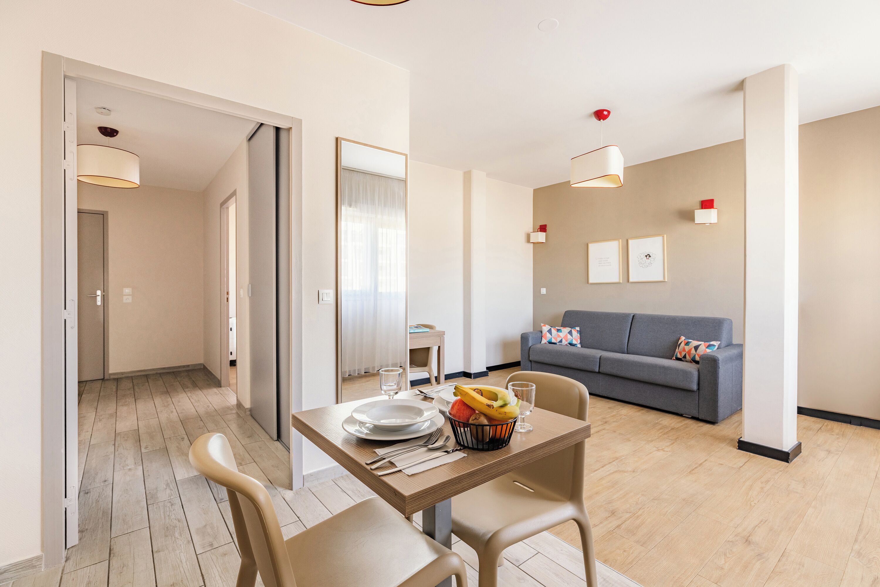Appartement Supérieur, 1 lit double et 1 canapé-lit | Bureau, chambres insonorisées, fer et planche à repasser, Wi-Fi gratuit
