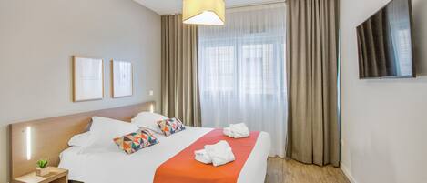 Superior Apartment, 1 Double Bed with Sofa bed | Desk, soundproofing, iron/ironing board, free WiFi