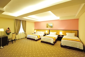 Family Suite | Egyptian cotton sheets, down comforters, pillowtop beds, minibar