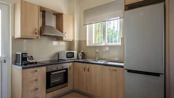 Villa, 2 Bedrooms | Private kitchen | Full-size fridge, microwave, oven, stovetop