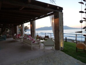 Snack bar