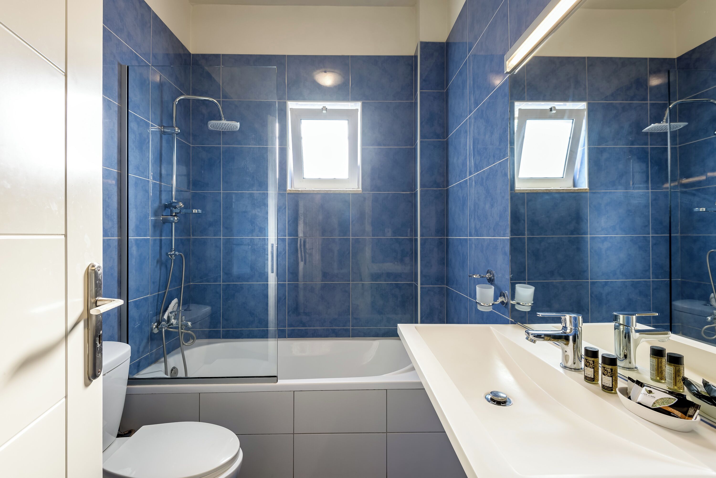 villa, 3 bedrooms | bathroom | shower, free toiletries, hair dryer, towels