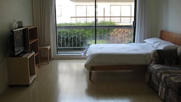 WiFi (free), bed sheets